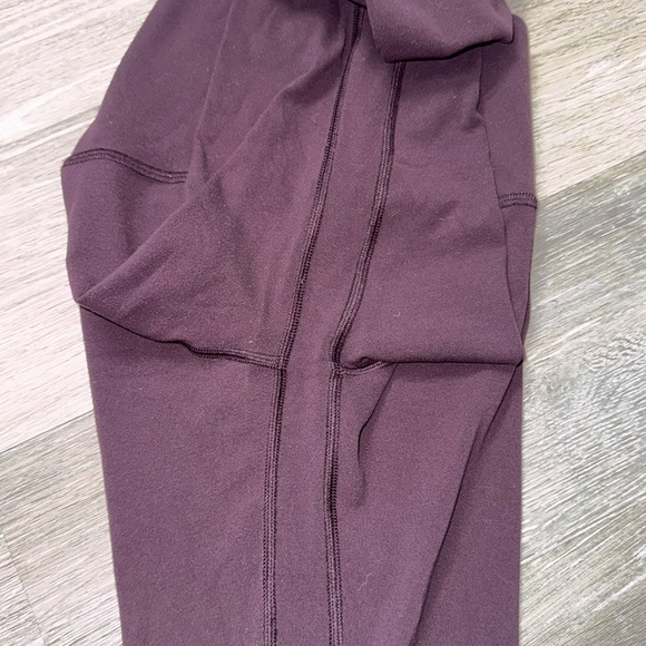 Lululemon Align Crop *21"
Plum Shadow size 4 - Picture 6 of 11